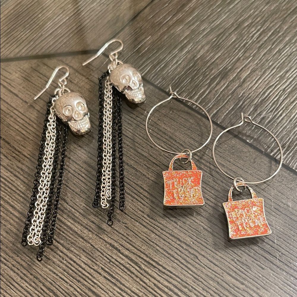 Skull & Chain Dangke Earrings and Hoop Bag Charm Earrings Set Trick or Treat
